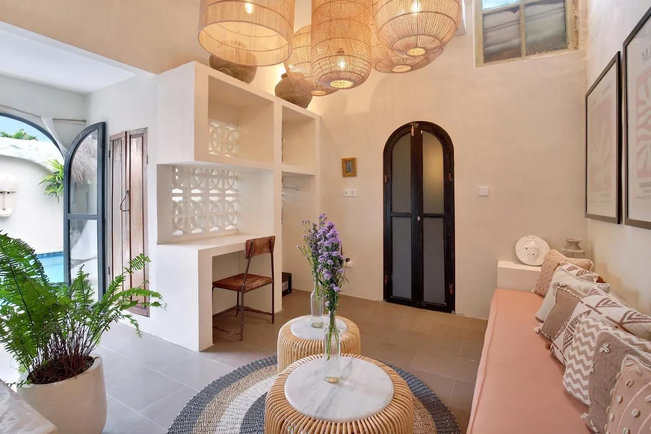 Seminyak Beach Bungalow Studio Villa 1 With Private Pool Sbb1 0*,  Indonesien